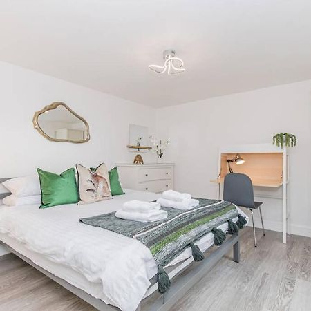 Oxford City Centre Apartment With Parking! Exterior photo
