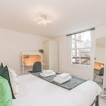 Oxford City Centre Apartment With Parking! Exterior photo