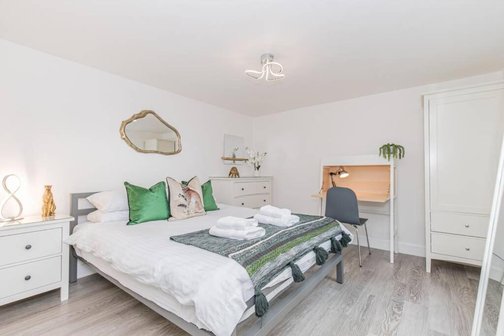 Oxford City Centre Apartment With Parking! Exterior photo
