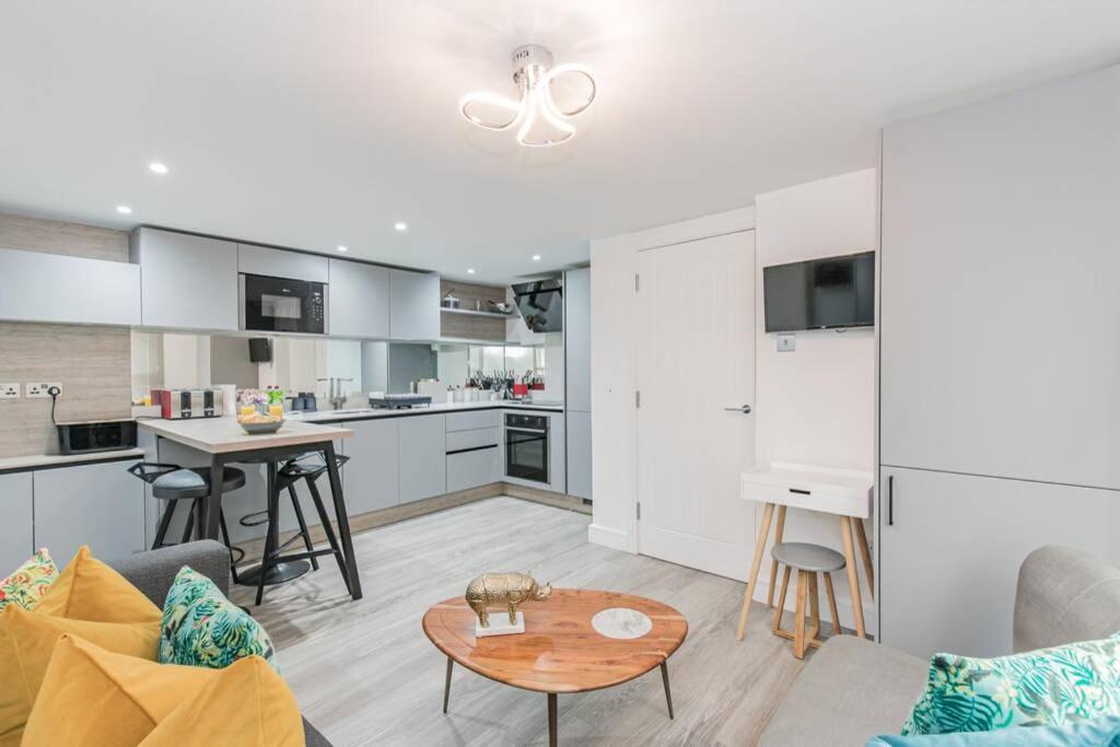 Oxford City Centre Apartment With Parking! Exterior photo