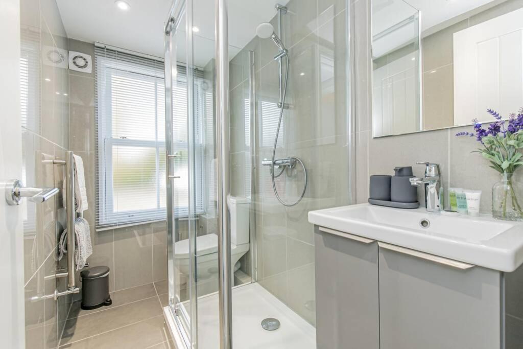 Oxford City Centre Apartment With Parking! Exterior photo