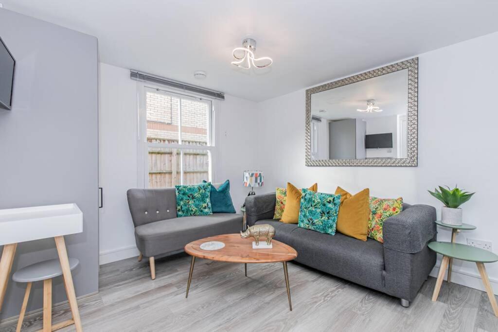 Oxford City Centre Apartment With Parking! Exterior photo