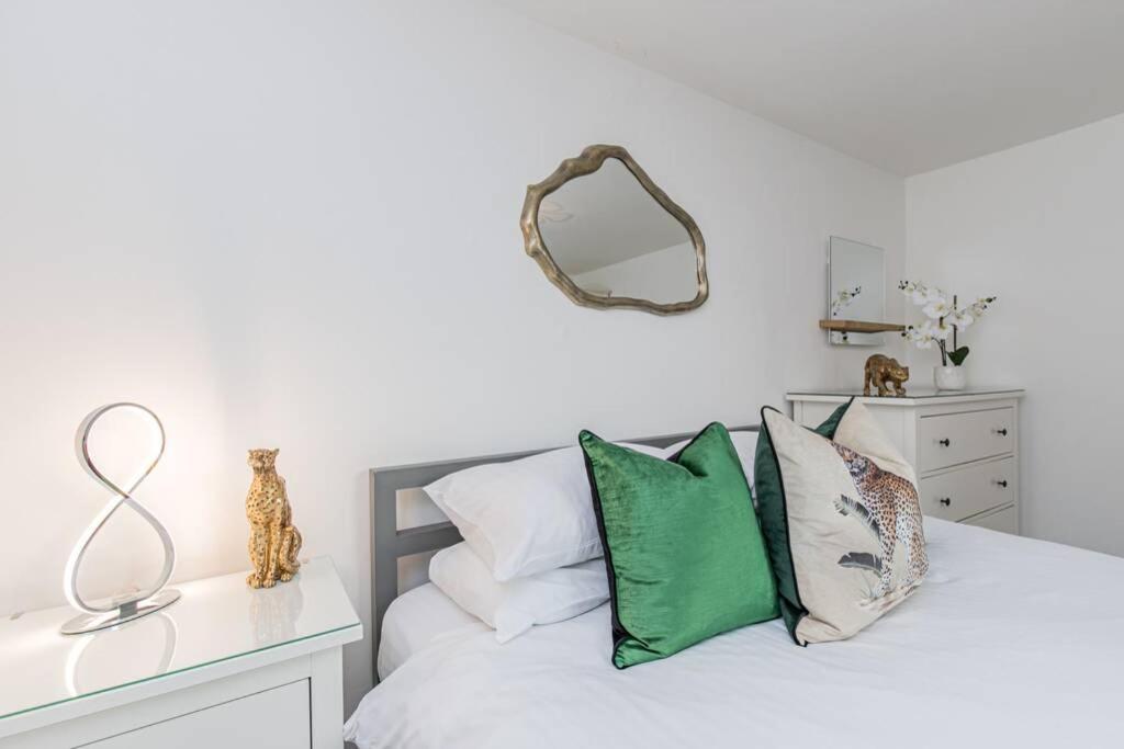Oxford City Centre Apartment With Parking! Exterior photo